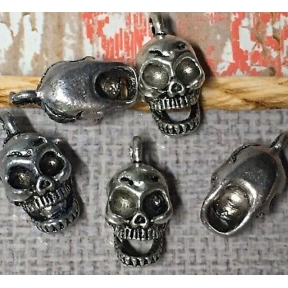 30 pcs Lot or Antique Vintage Skulls penda…